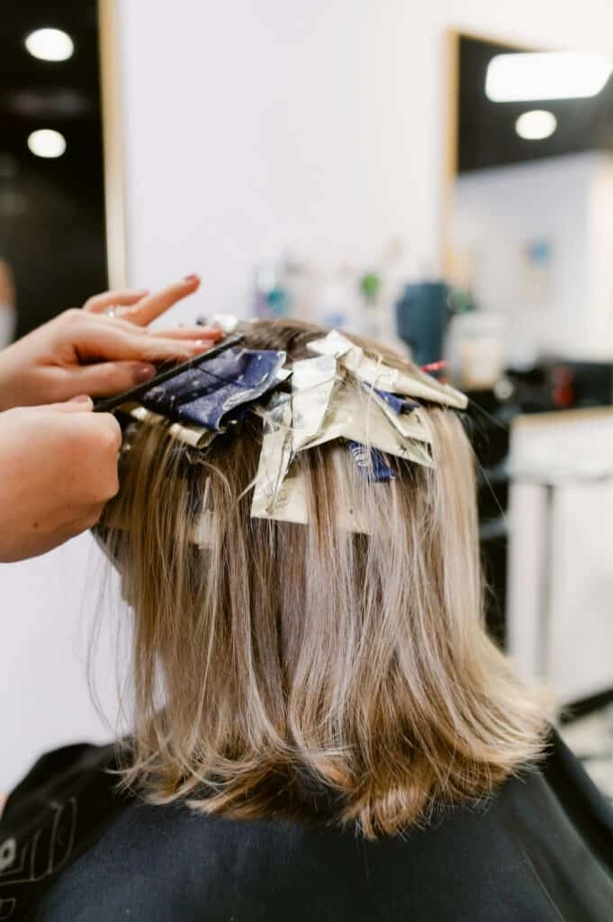 Señales de Que Necesitas un Retoque de Raíz